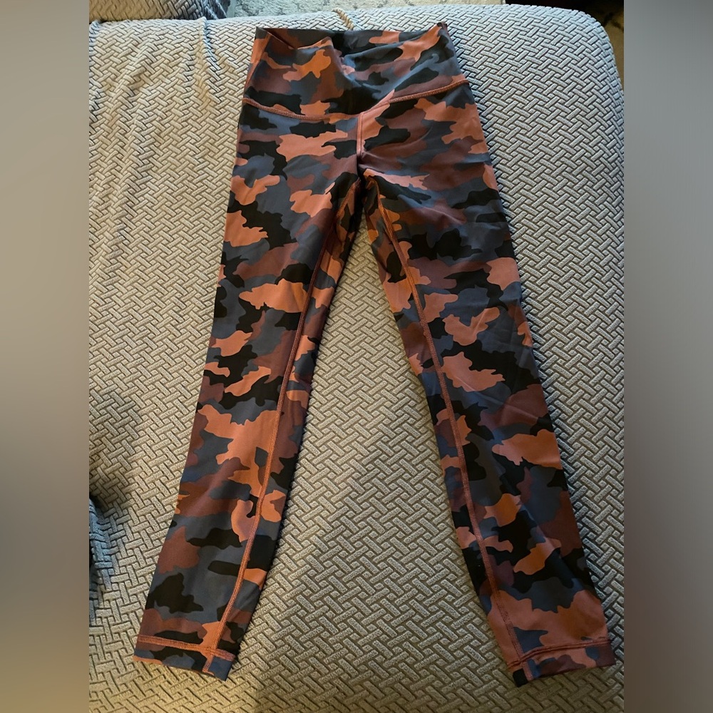 Lululemon Wunder Under 25” Leggings Size 6